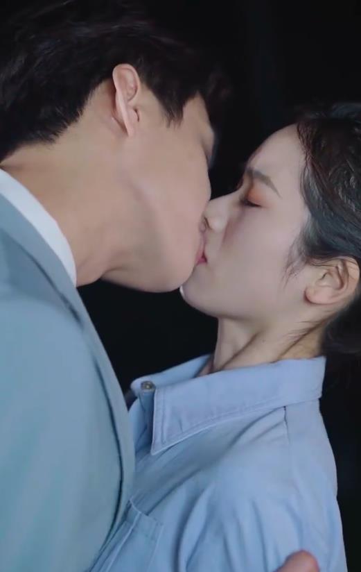 电影：谋妻入局：总裁深夜来访